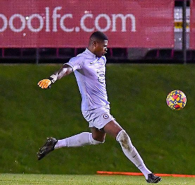 Chelsea's Nigerian goalkeeper training with Stoke City U21s ahead of potential transfer 