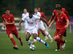 Bayern Munich Whizkid Zirkzee Outshines Tottenham Trio Eyoma, Oluwayemi, Etete In UYL 