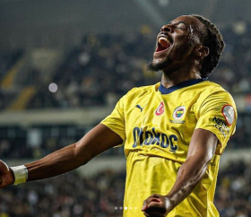 Fenerbahce coach Mourinho reacts to penalty incident involving Osayi-Samuel that saw him red-carded