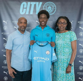 Talented, versatile 17yo Nigerian midfielder signs new deal with Manchester City 