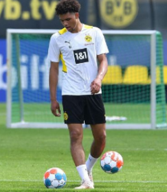 New Borussia Dortmund coach running the rule over 2004-born center-back Collins in pre-season