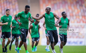 Super Eagles training : Amuneke drills Iheanacho, Simon on crossing; Eguavoen handles strikers, midfielders