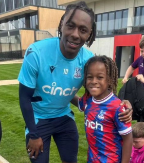 Photo: Eberechi Eze takes son of ex-Super Eagles star Victor Moses under his wing at Crystal Palace