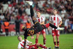 'There's nothing to say ' - Benfica forward reacts to Osimhen's much-talked about overhead kick goal