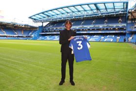 Talented Nigerian defender who can play across various positions signs new Chelsea deal 