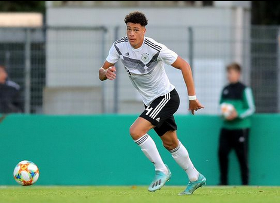 Report : Nigeria reignite interest in Hamburg's ex-Germany U20 center-back 