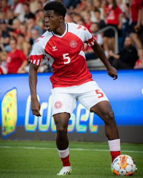 Confirmed: Versatile defender who chose Denmark over Nigeria joins Manchester United 