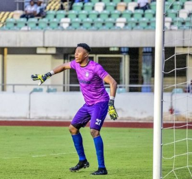 Norwegian-Swedish-Nigerian GK Rasheed says it would be an honour to represent Super Eagles; praises Osimhen